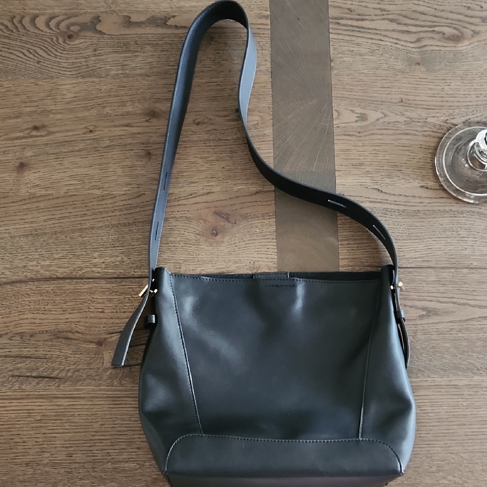 Foxer Black Leather Shoulder Bag
